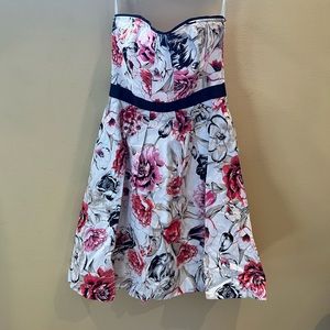 White House Black Market strapless dress. Black,white, bright pink color. Size 0